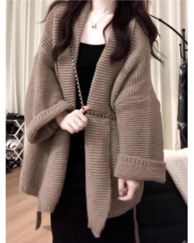 Knitted long sleeve cardigan small fellow sweater