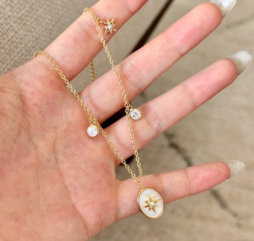 Simple light luxury shell lucky necklace