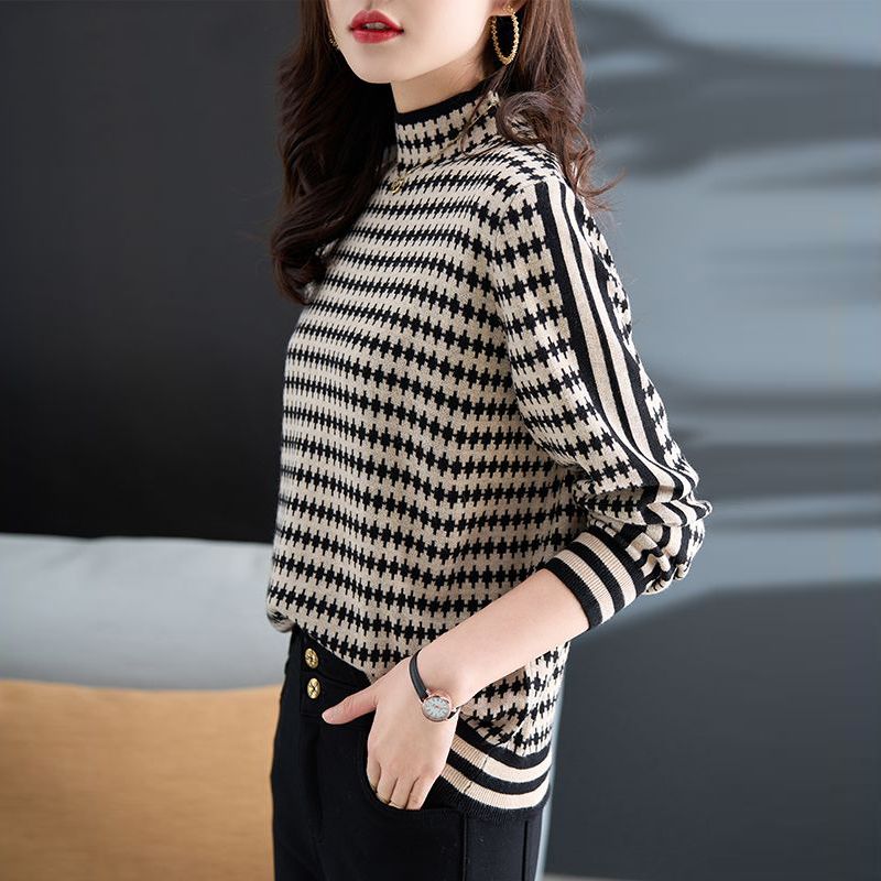 Small fellow sweater bottoming shirt for women