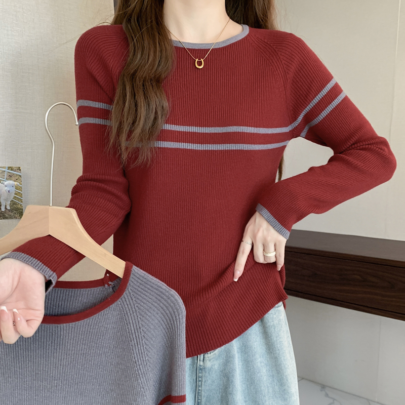 Round neck hollow autumn and winter sweater for women