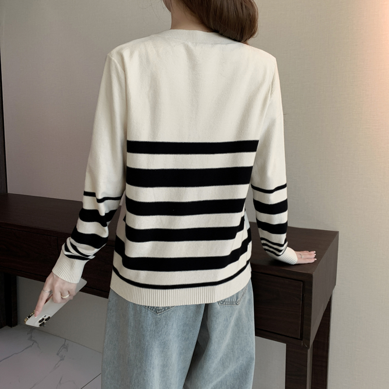 Stripe bottoming lazy knitted autumn and winter V-neck tops