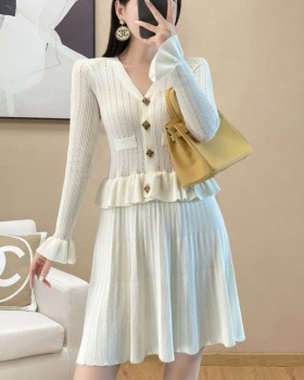 Knitted V-neck lotus leaf edges European style dress for women