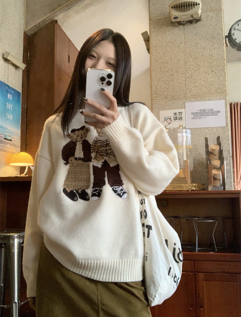 Autumn and winter cartoon cubs jacquard loose sweater