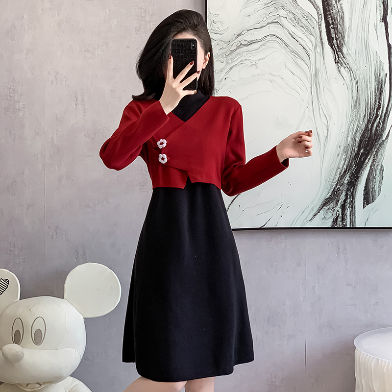 Pseudo-two chanelstyle sweater show young mixed colors dress