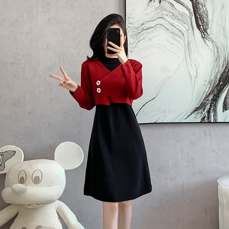 Pseudo-two chanelstyle sweater show young mixed colors dress