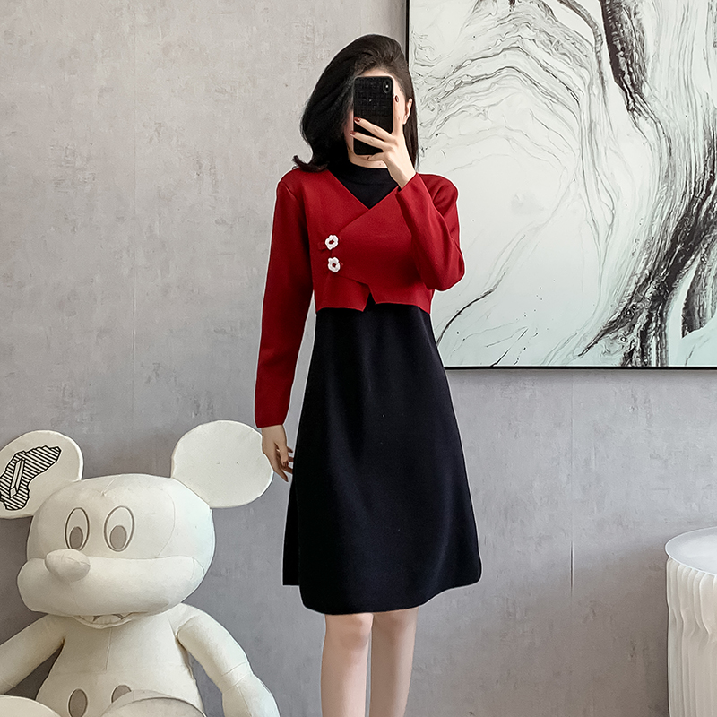 Pseudo-two chanelstyle sweater show young mixed colors dress