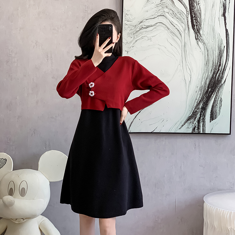 Pseudo-two chanelstyle sweater show young mixed colors dress