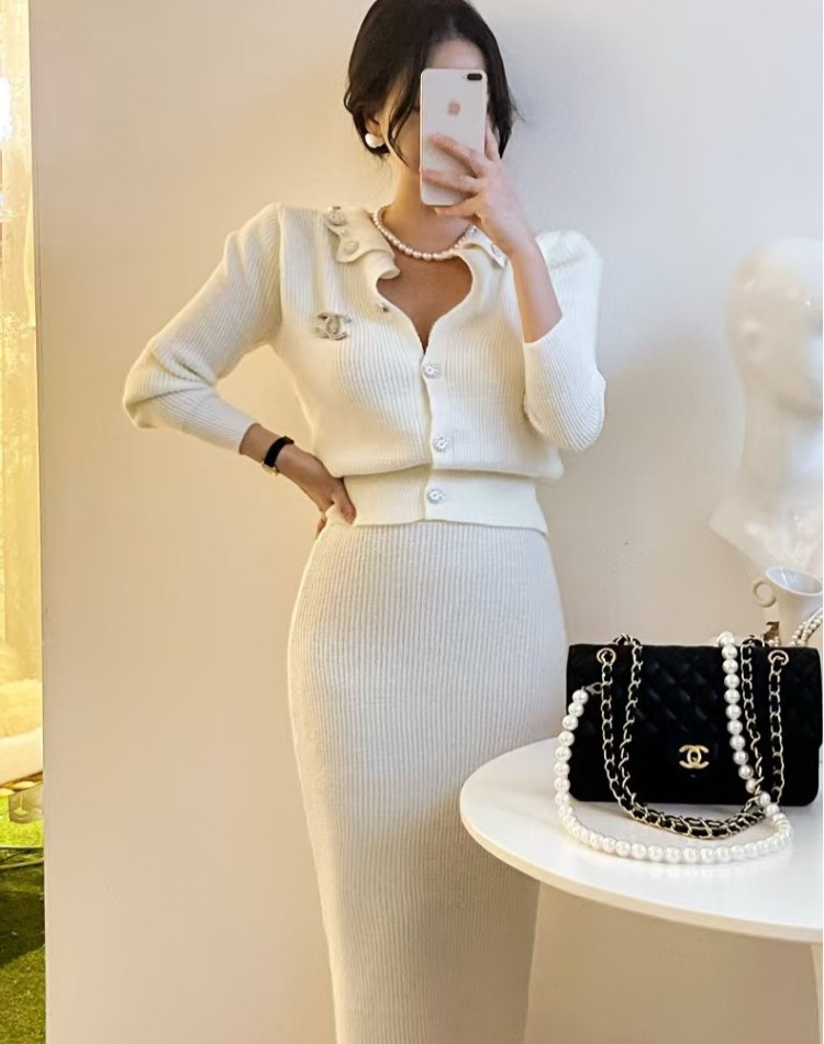 Temperament Korean style slim sweater niche knitted coat a set