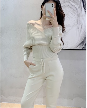 Strapless V-neck temperament knitted sexy tops 2pcs set