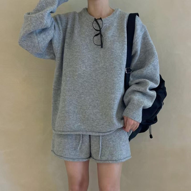 Korean style wide leg shorts crimping sweater a set