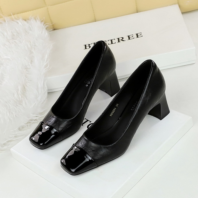 Square head banquet European style shoes for women