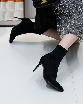 Pointed slim boots fine-root short boots