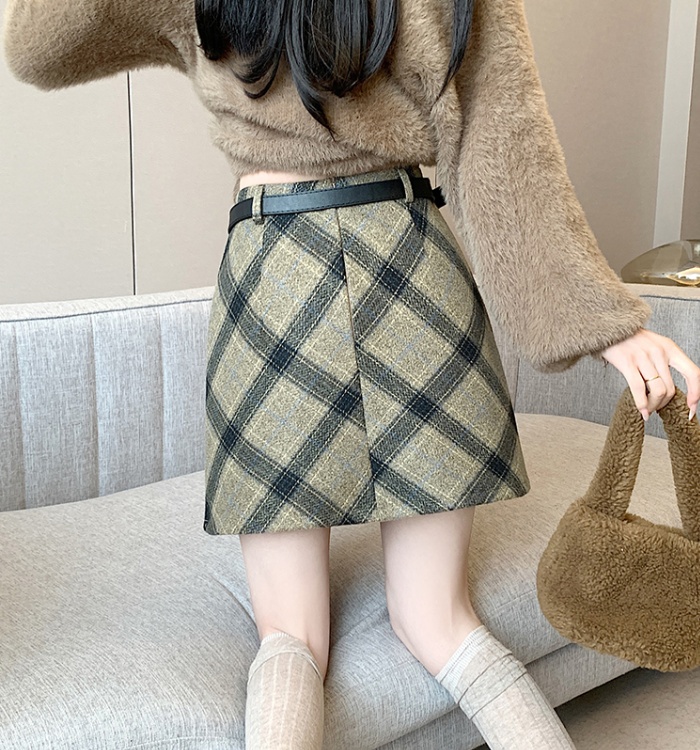 Plaid A-line skirt autumn and winter short skirt