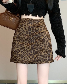 Irregular slim A-line fold spicegirl short skirt