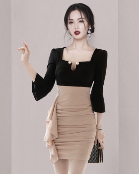 Autumn and winter trumpet sleeves slim dress