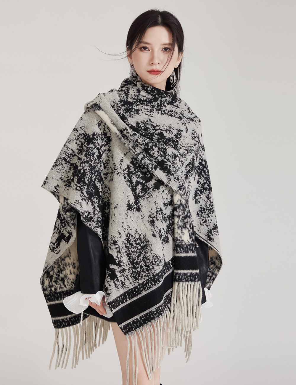 Collocation light luxury cloak ink shawl for women