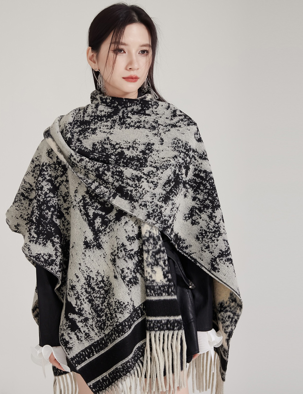 Collocation light luxury cloak ink shawl for women