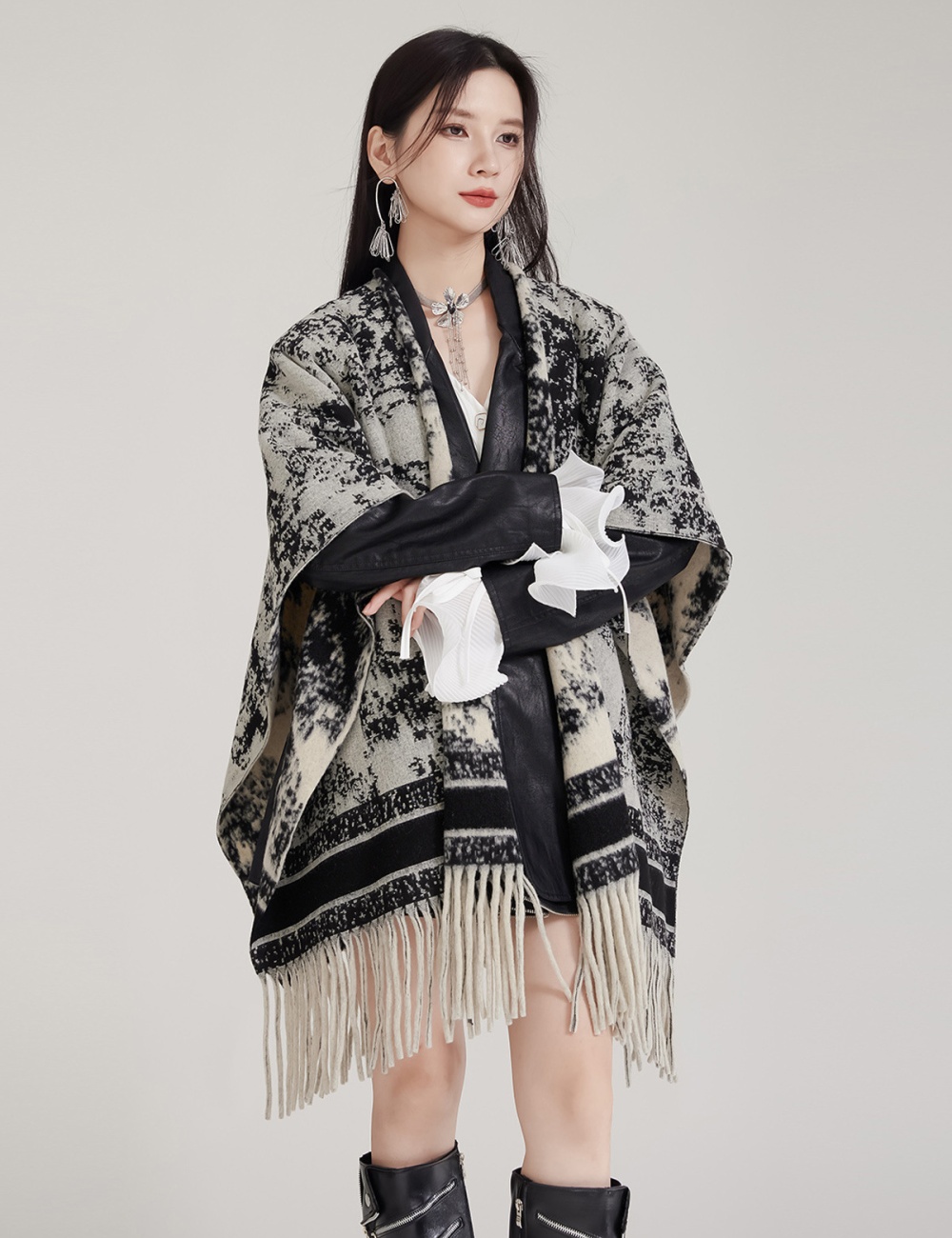 Collocation light luxury cloak ink shawl for women