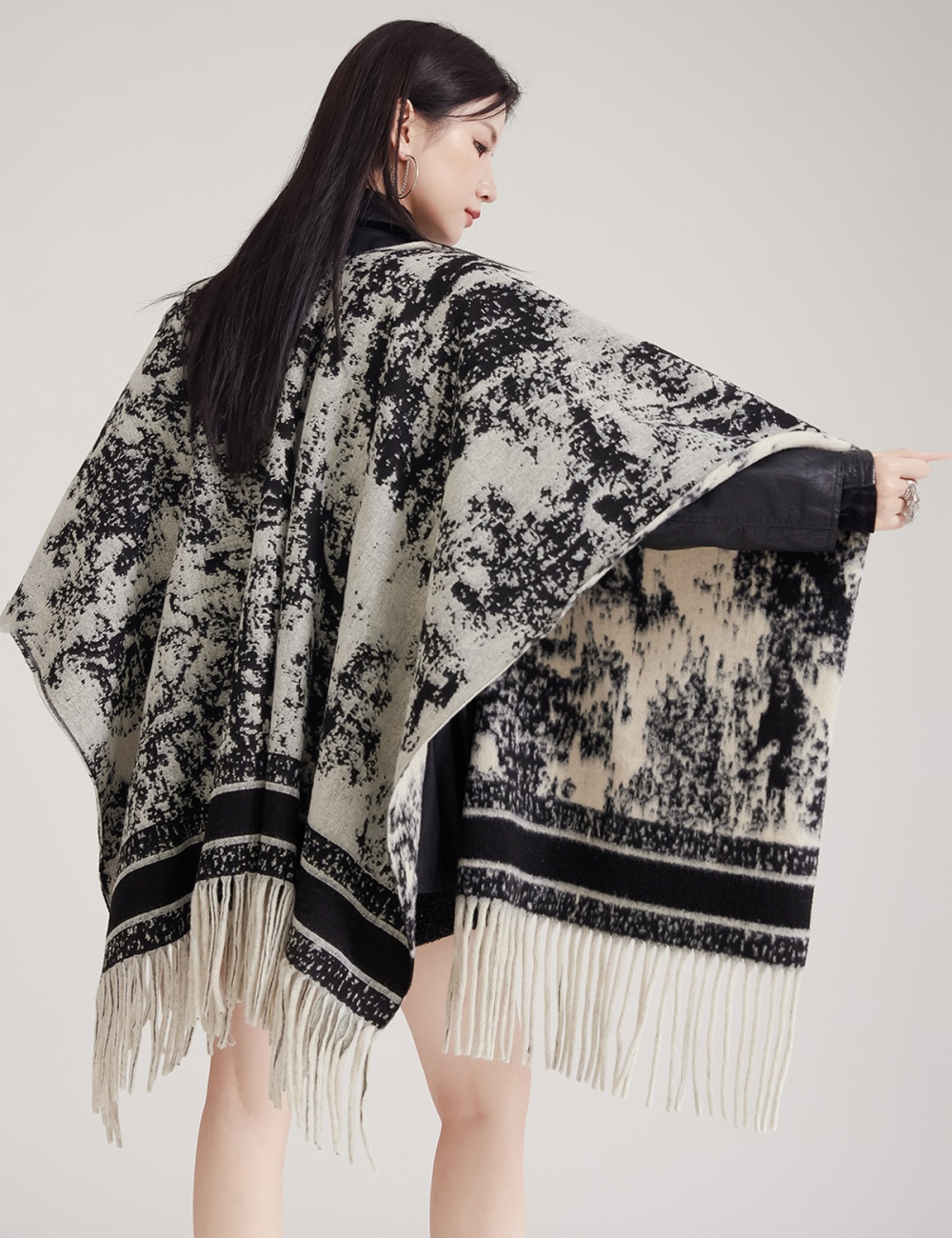 Collocation light luxury cloak ink shawl for women