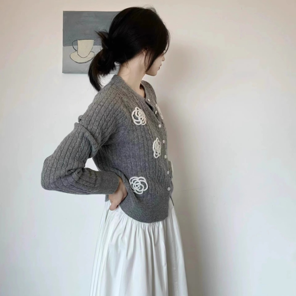 Round neck sweater short cardigan for women