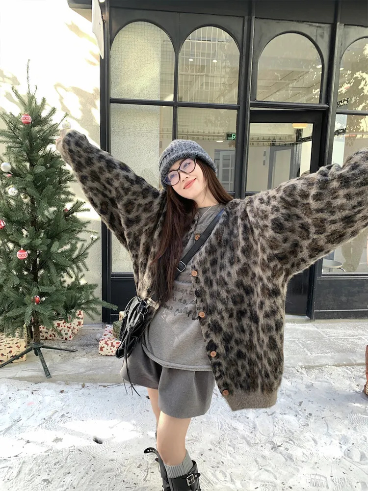 Retro knitted coat leopard tops for women