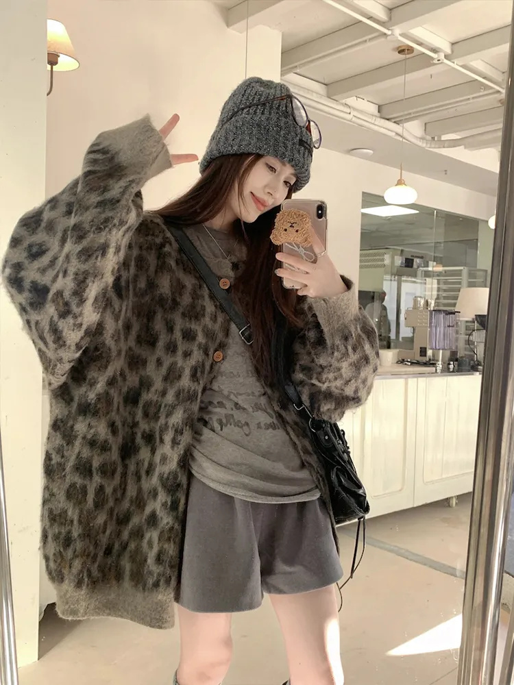 Retro knitted coat leopard tops for women