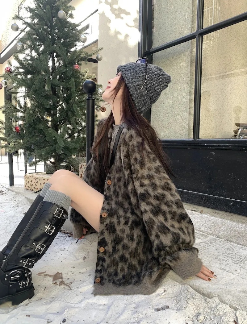 Retro knitted coat leopard tops for women