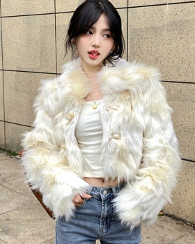 Light short autumn and winter coat elmo horn buckle fur coat