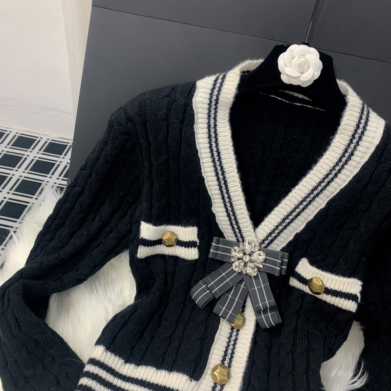 V-neck chanelstyle short cardigan unique slim knitted coat