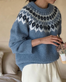 Round neck autumn and winter national style sweater