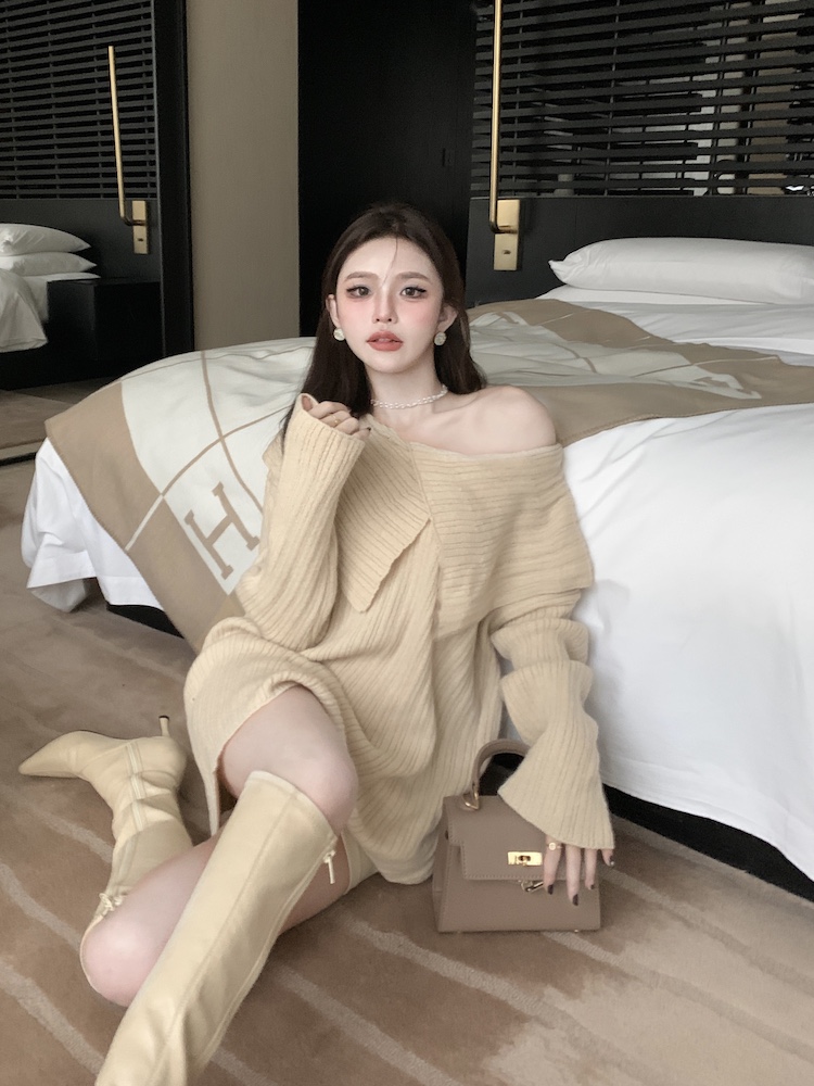 Wears outside flat shoulder sweater for women