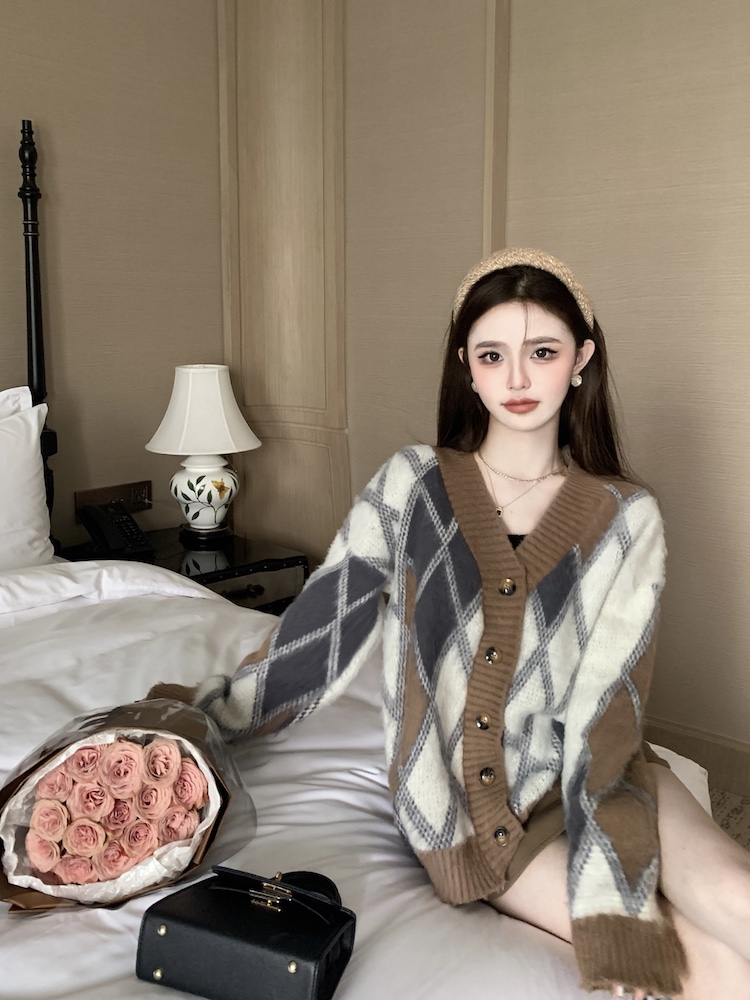 Korean style loose coat brown quilted pattern sweater