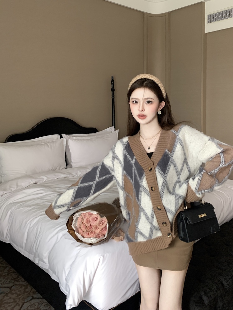 Korean style loose coat brown quilted pattern sweater