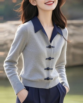 Autumn and winter gray sweater short tops for women