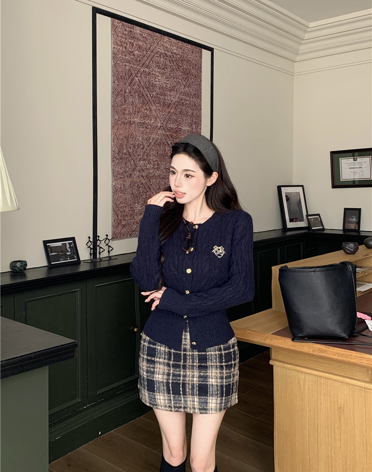 Temperament plaid short skirt knitted sweater a set