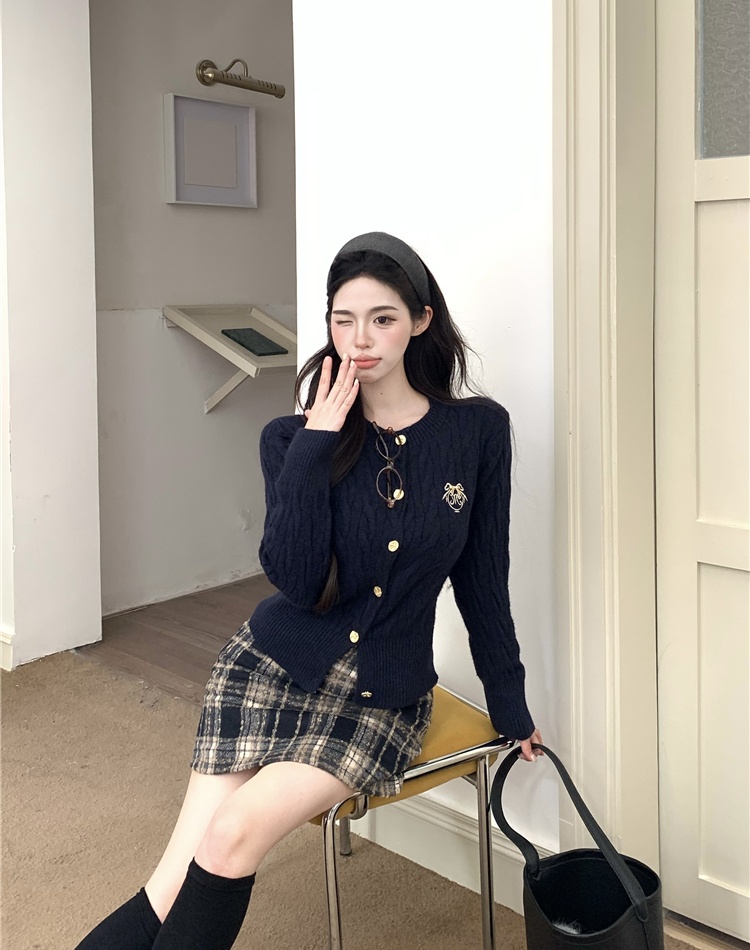 Temperament plaid short skirt knitted sweater a set