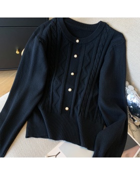 Autumn and winter bottoming shirt short sweater