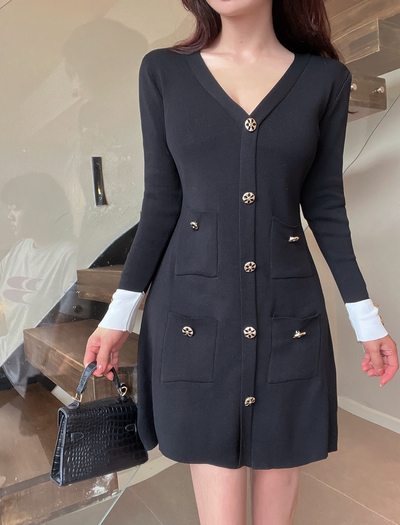 Autumn and winter black dress V-neck sweater for women