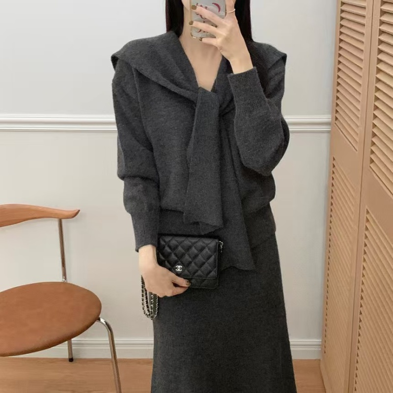 A-line long sleeve sweater package hip V-neck skirt 3pcs set