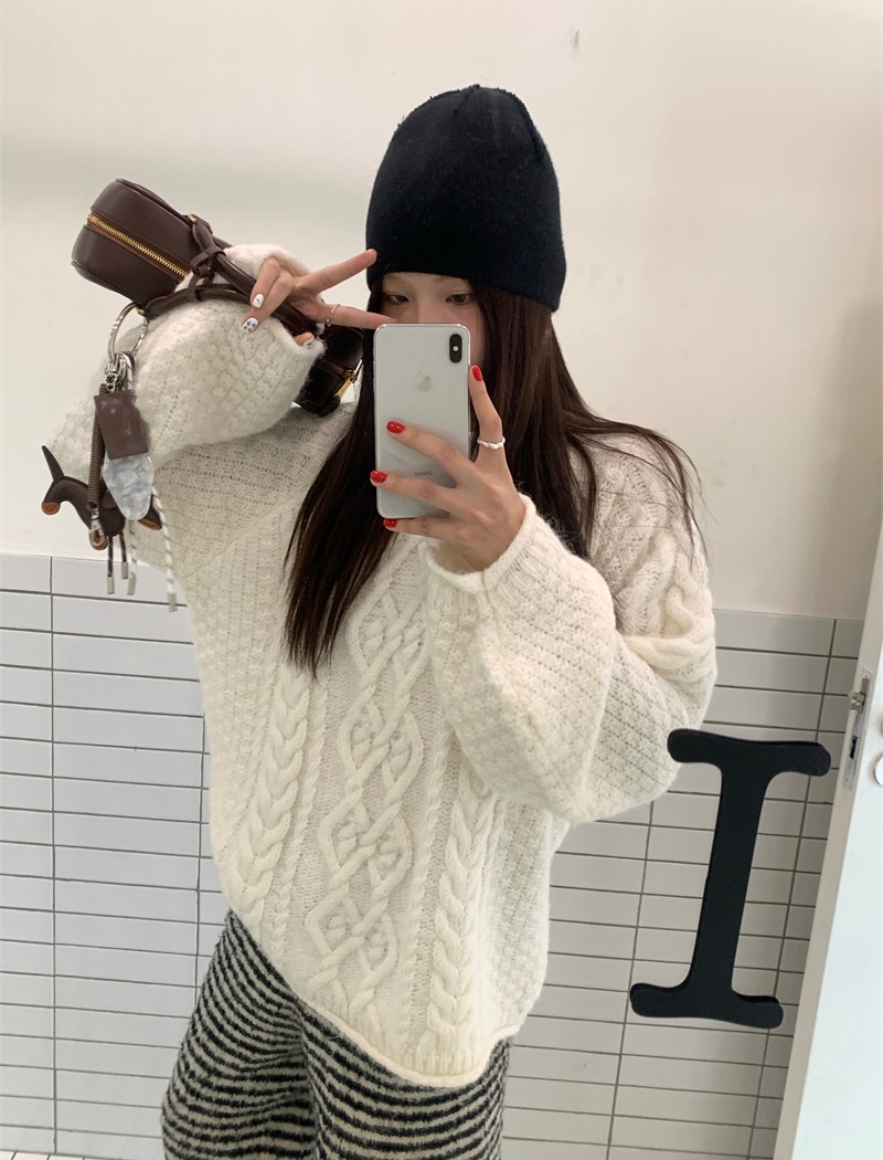 Stereoscopic colors twist sweater