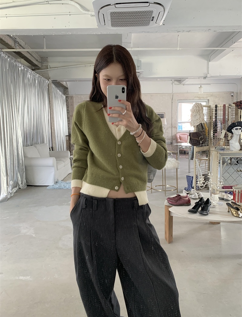 Pseudo-two lazy autumn cardigan knitted green sweater