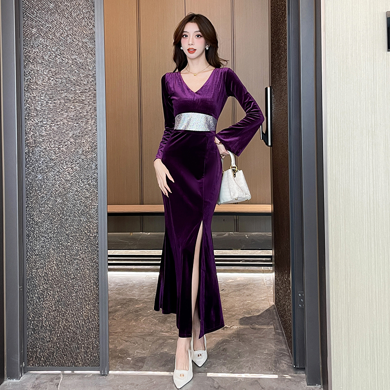 V-neck autumn long dress golden velvet package hip dress