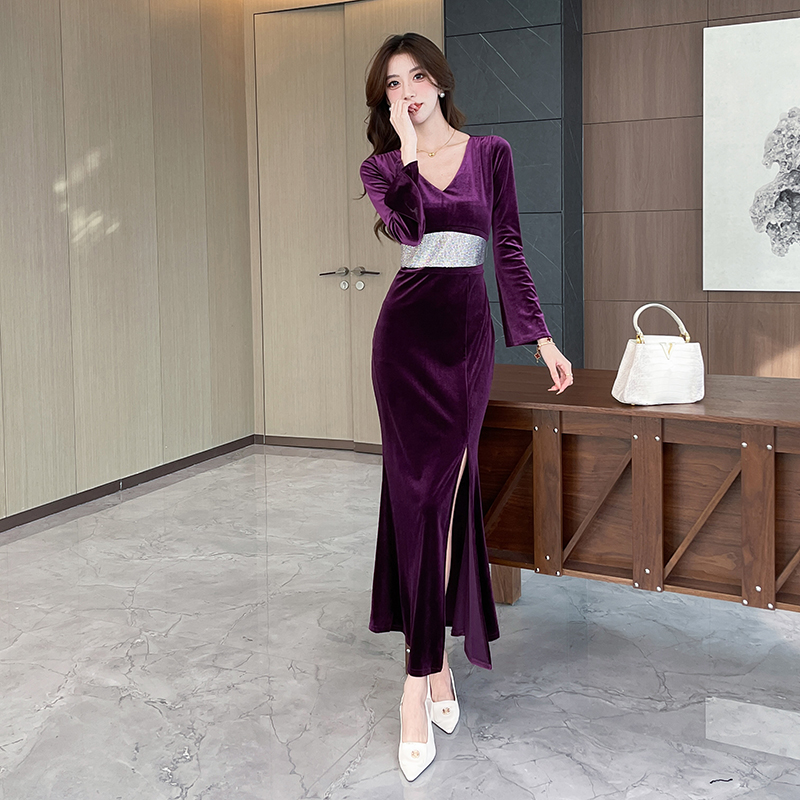 V-neck autumn long dress golden velvet package hip dress