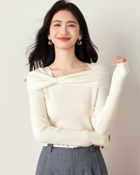 Flat shoulder tops knitted sweater for women