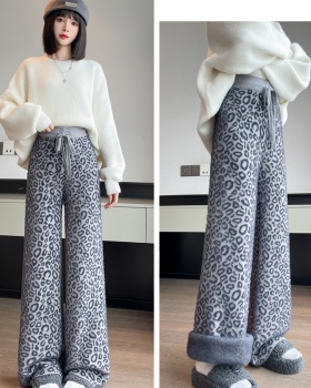 Mopping knitted autumn and winter wide leg pants for women