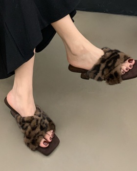 Wears outside square head slippers open toe with hair for women