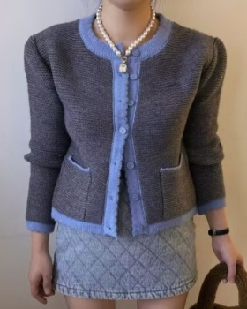 Single-breasted round neck knitted mixed colors sweater