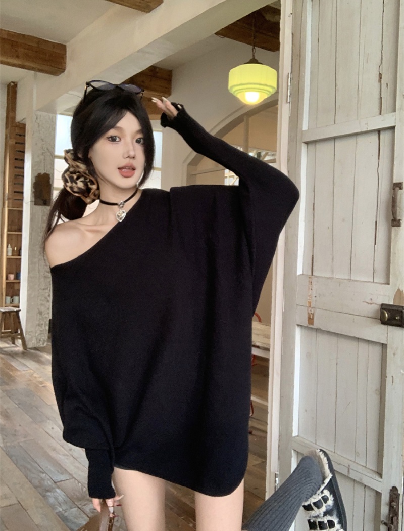 Loose lazy tops bat sleeve sloping shoulder sweater