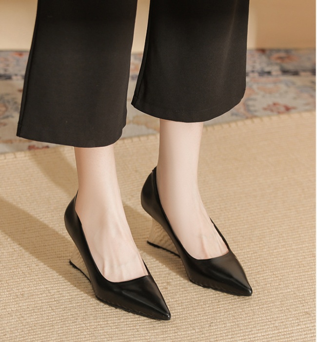 Retro pointed shoes sheepskin high-heeled shoes