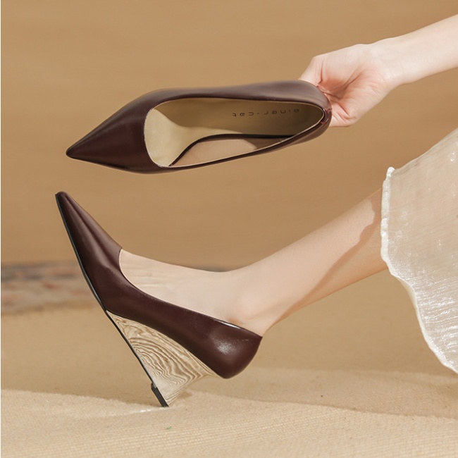 Retro pointed shoes sheepskin high-heeled shoes